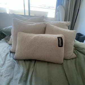 Apparis 12x20 pillow